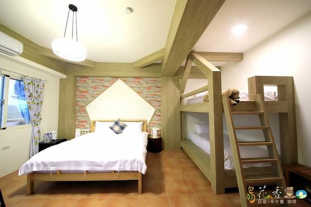 Bird feather floral homestay-Family four-room-4
