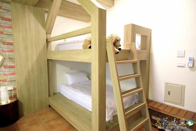 Bird feather floral homestay-Family four-room-6