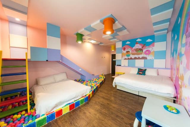 Little Apple Bed & Breakfast-Deluxe family room-3