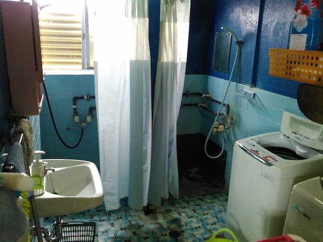 共用シャワールーム（共用スペース）