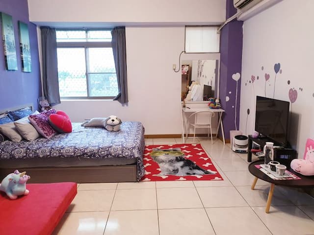 로맨틱 이지스 룸  (Romantic Izzy's home)-Romantic and unique atmosphere of the purple whimsical suite, suitable for two exclusive, or the whole family two big three small tour-1