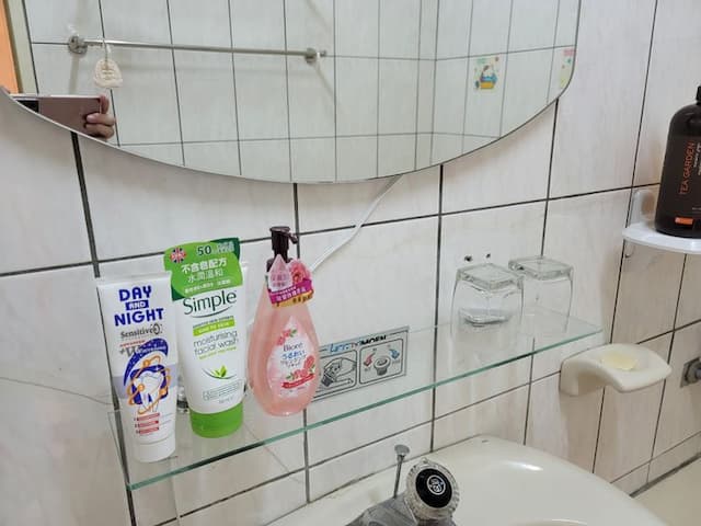 로맨틱 이지스 룸  (Romantic Izzy's home)-Has a small Fortunately, the green leaves colorful suites (bathroom independent, but outside the room)-9