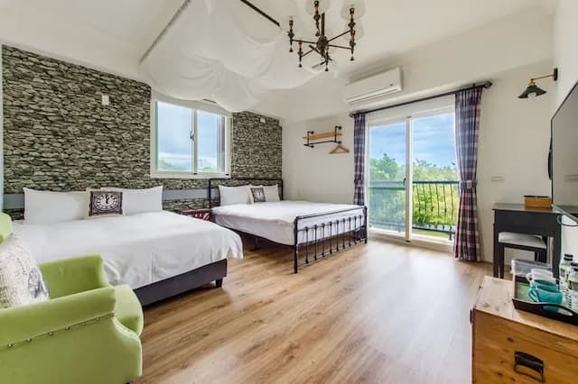 Wilderness1138 Huelien B&B.-Quadruple Room with Mountain View and Balcony-1