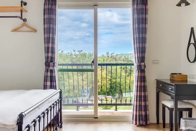 Wilderness1138 Huelien B&B.-Quadruple Room with Mountain View and Balcony-8