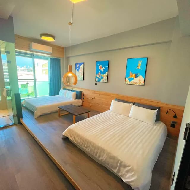 安平鵀 彩居｜可10-15人包棟、烤肉/戲水池/麻將/影音娛樂-彩居館10人獨棟潮流酒吧風格烤肉包棟（最多可16人入住，記得更改人數）依人數開放房間數量-12