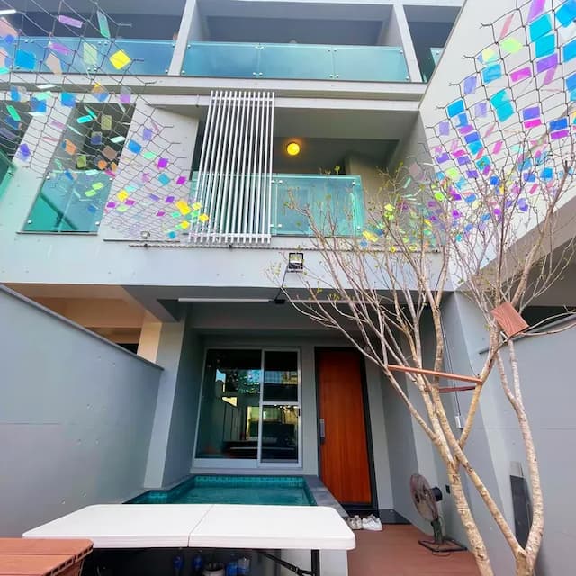 安平鵀 彩居｜可10-15人包棟、烤肉/戲水池/麻將/影音娛樂-彩居館10人獨棟潮流酒吧風格烤肉包棟（最多可16人入住，記得更改人數）依人數開放房間數量-2