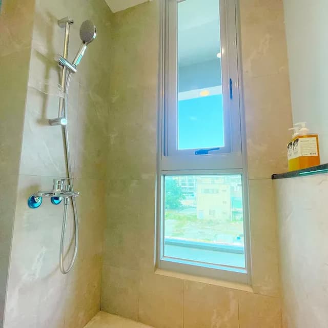 安平鵀 彩居｜可10-15人包棟、烤肉/戲水池/麻將/影音娛樂-彩居館10人獨棟潮流酒吧風格烤肉包棟（最多可16人入住，記得更改人數）依人數開放房間數量-15