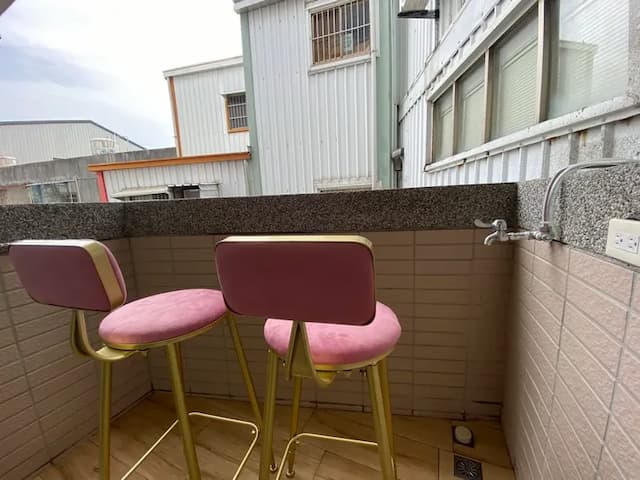 202獨角獸房陽台