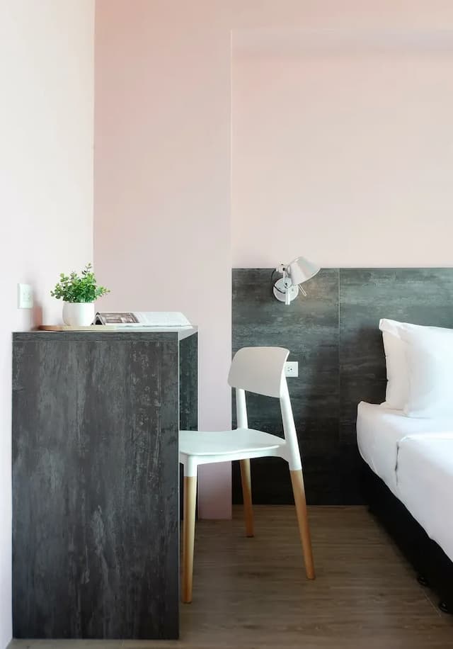 默默旅宿-簡簡單單雙人房(高樓層)-9