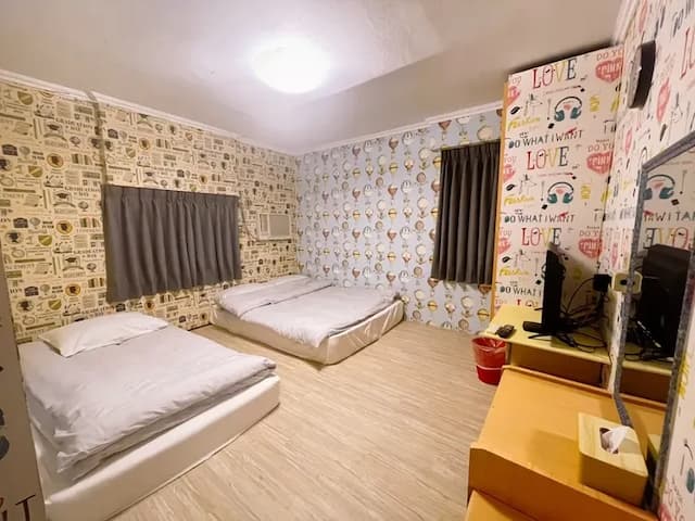 Exposing Dongyue-triple room-9