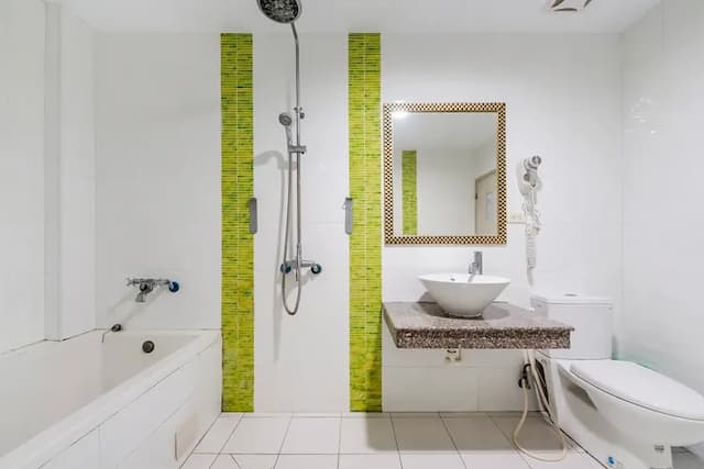 墾丁圍園旅店-高級四人房-附浴缸-14