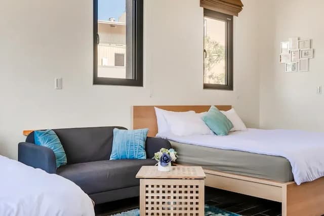 Pumori Guesthouse-Premium Quadruple Room-8