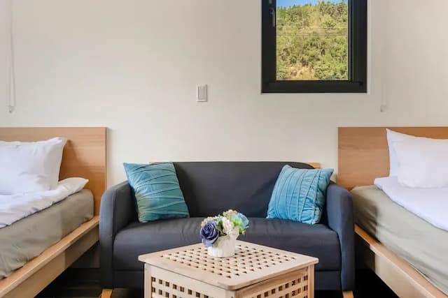 Pumori Guesthouse-Premium Quadruple Room-12