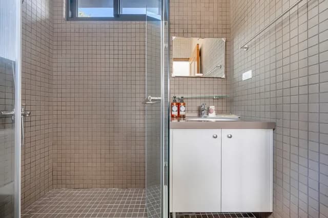 Pumori Guesthouse-Premium Quadruple Room-14