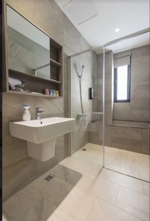 Qianhai B&B-1층에 독립적인 출입이 가능한 쿼드러플룸 B-5