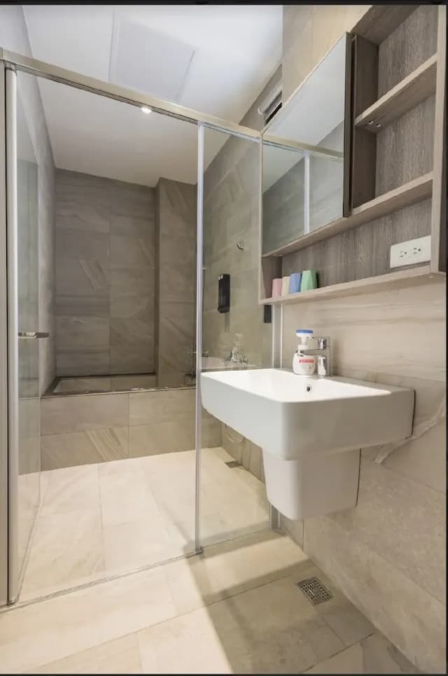 Qianhai B&B-1층에 독립적인 출입이 가능한 쿼드러플룸 B-6