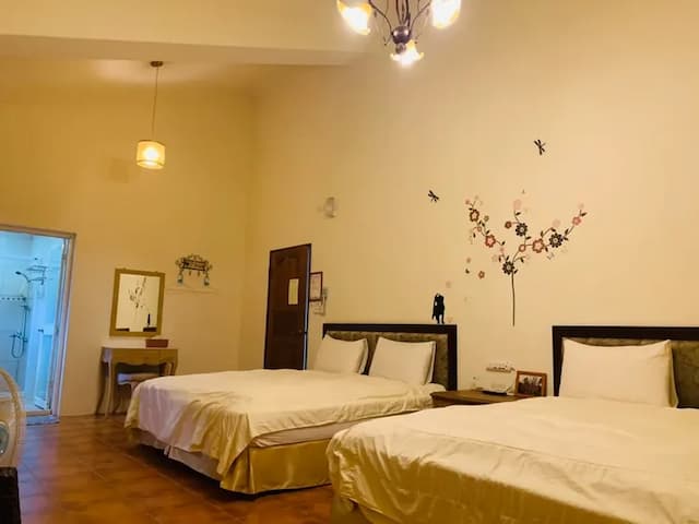 Tenlai Leisure Homestay | Free Breakfast-満足と感謝‧4人部屋 マウンテンビュー-5