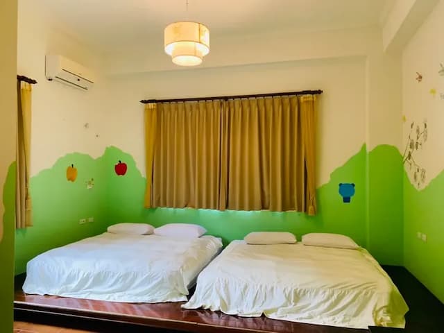 Tenlai Leisure Homestay | Free Breakfast-静かで快適なガーデンビュー4人部屋-1