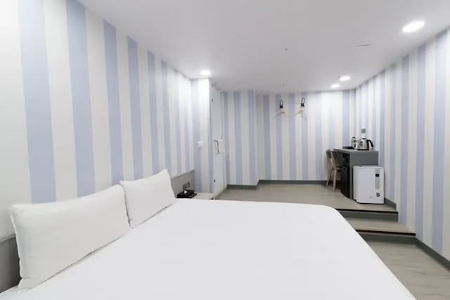 歐法行旅 O Fun Hotel-豪華雙人床(無窗)-1