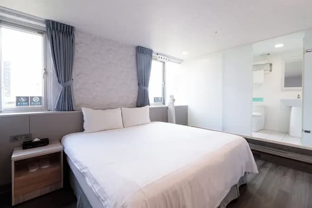 歐法行旅 O Fun Hotel-豪華雙人床(有窗)-1