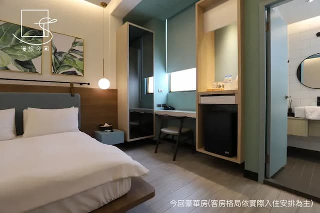 Slow Town Hotel-Konkai-Deluxe Double Room-9