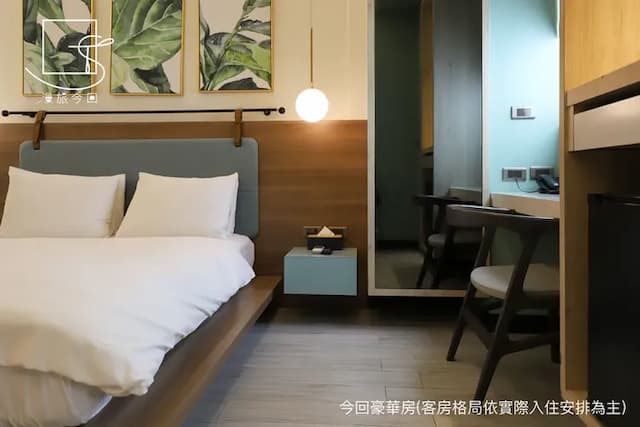 Slow Town Hotel-Konkai-Deluxe Double Room-5