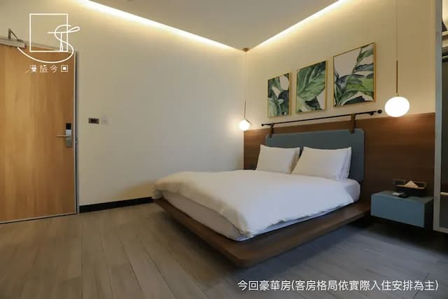 Slow Town Hotel-Konkai-Deluxe Double Room-4