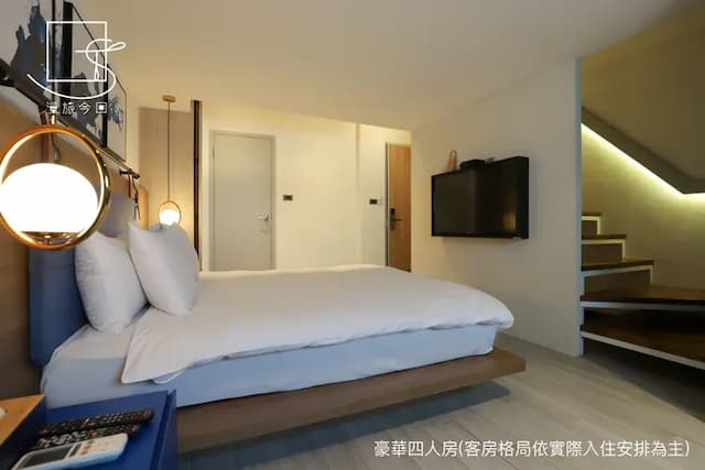 Slow Town Hotel-Konkai-Deluxe Quadruple Room-4