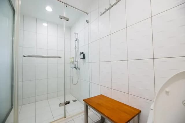 Hotel Leisure Tamsui-Quadruple Room-2