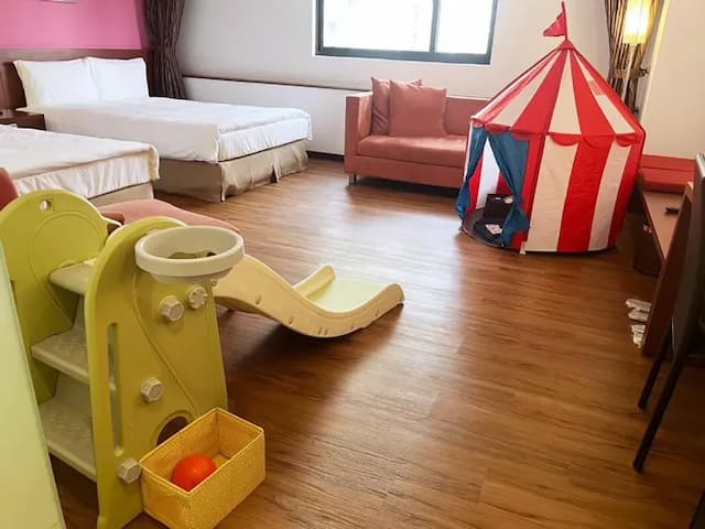 Hotel Leisure Tamsui-Quadruple Room with Bath-2