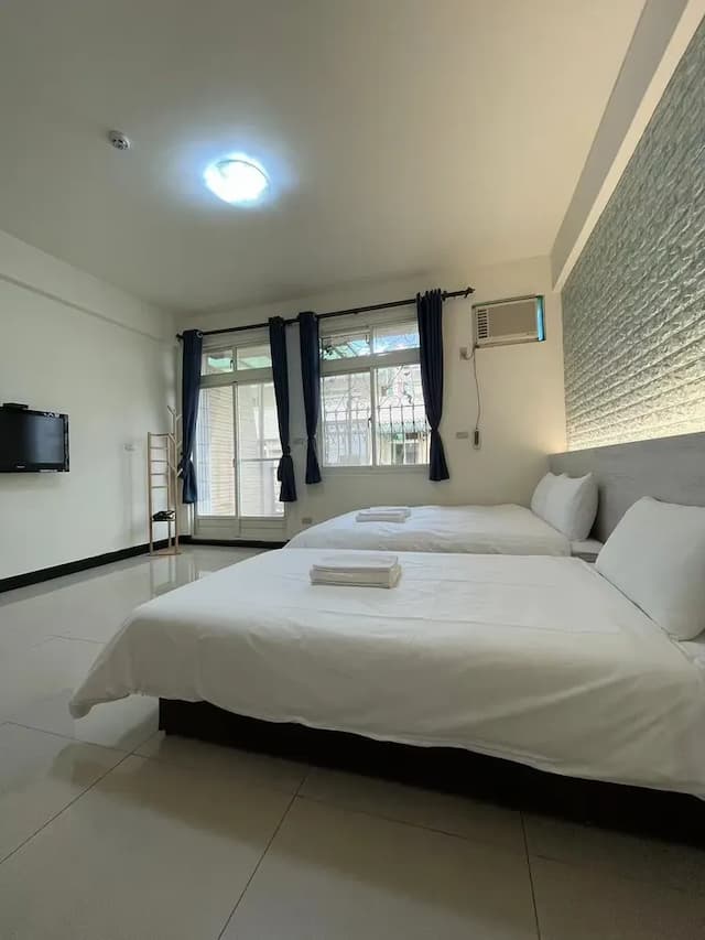 依藍民宿-小露臺2房-1