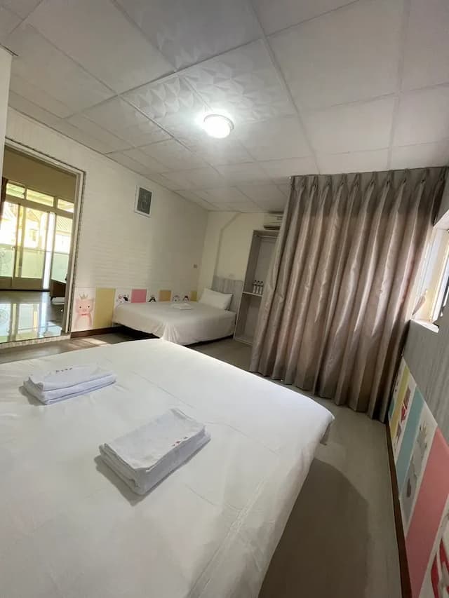 依藍民宿-豪華3人房-2