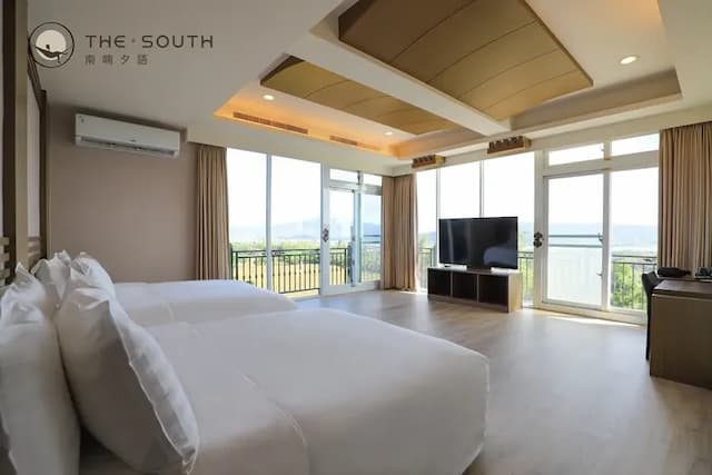 The South-Dawn-Superior Quadruple Room-1