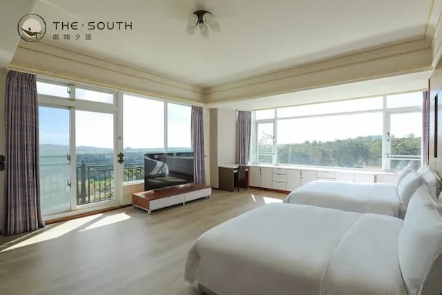 The South-Dawn-Superior Quadruple Room-4