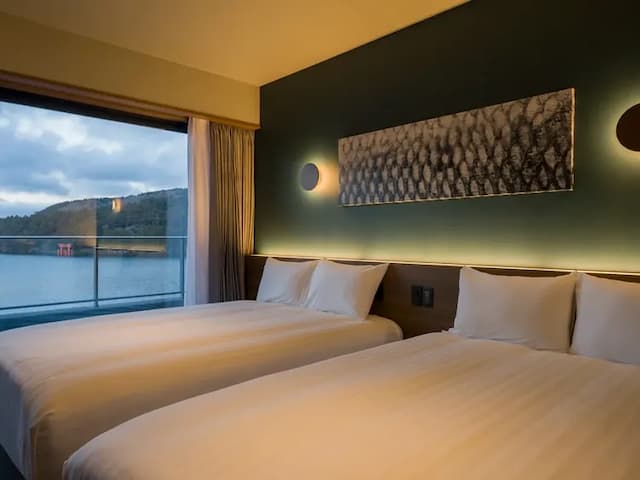 【寝室】寝室からも富士山、芦ノ湖の美景が一望