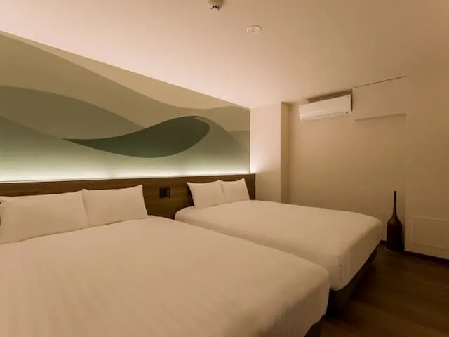 【寝室】シンプルで落ち着きた寝室でお休みください