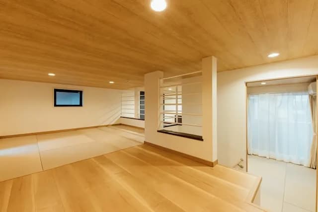 柵付きロフト(寝室②)