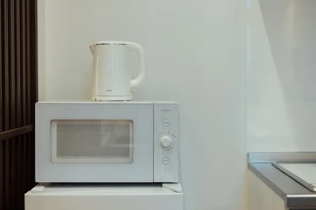 電気ケトル・電子レンジ