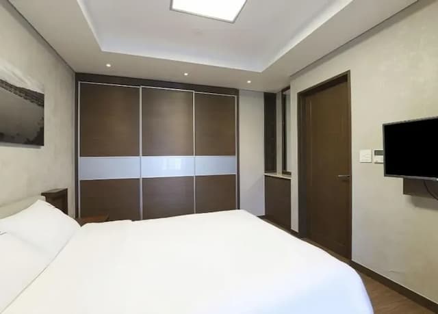 객실(방) 더블침대 + 싱글침대