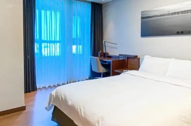 객실(방) 더블침대 + 싱글침대