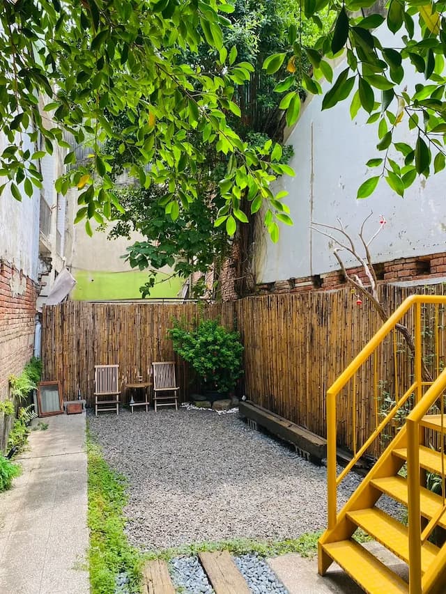 捉鳳凰.倚鳳閣.鳳凰別院｜台南百年老宅系列:可2-14人包棟、提供停車、台南精華地帶-三館百年老宅~鳳凰別院}:六人包棟(雙主臥)-11