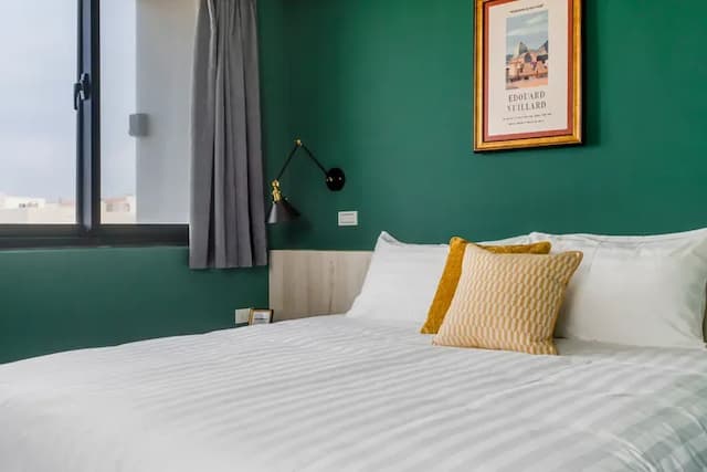 Chill Style Inn-Deluxe Double Room with Balcony-6