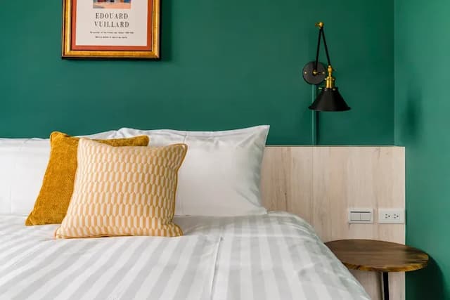 Chill Style Inn-Deluxe Double Room with Balcony-3