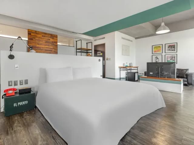 EL PUERTO-Deluxe Double Suite-10