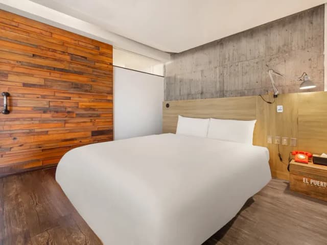 EL PUERTO-Deluxe Double Suite-3