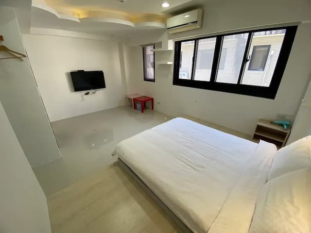 Reef Friends-Double room (with window - no view)-3