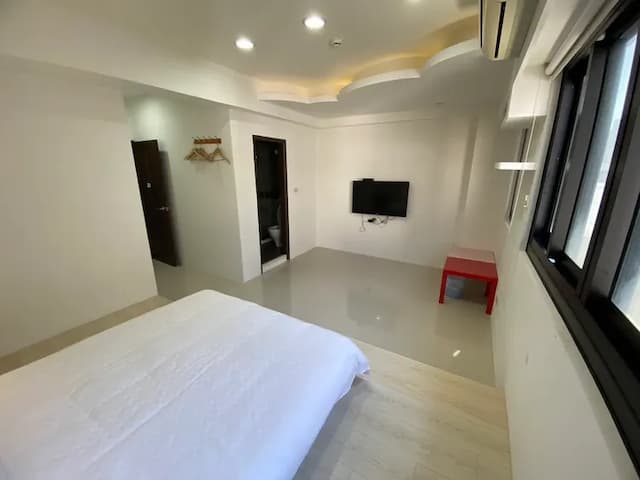 Reef Friends-Double room (with window - no view)-4