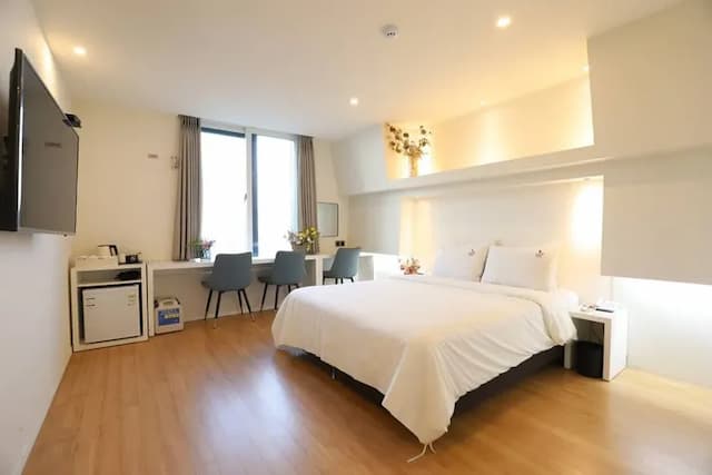 BON hotel-Signature River View Double Room-2