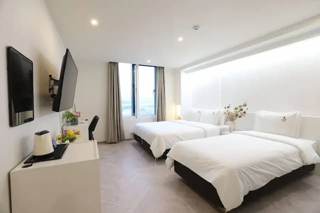 BON hotel-Signature River View Twin Room-1