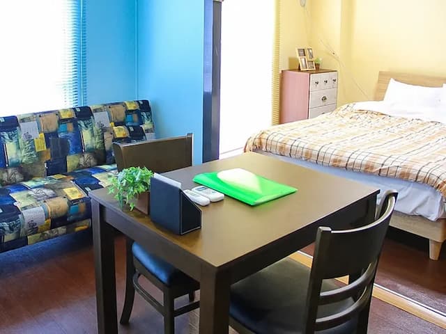 ・【402号室/ダイニング＆ベッドルーム】